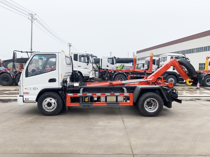 HDW5042ZXXK6車(chē)廂可卸式垃圾車(chē)(凱馬K8)