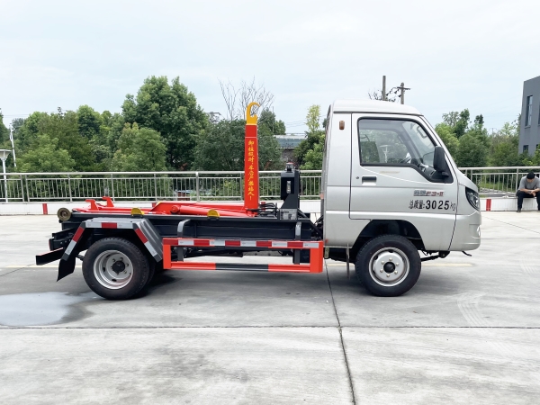 HDW5033ZXXZ6車(chē)廂可卸式垃圾車(chē)（唐駿歐鈴-賽菱F3-II）