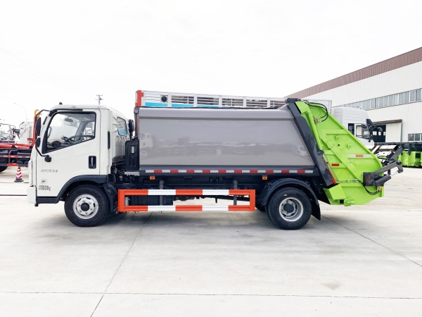 HDW5086ZYSB6型壓縮式垃圾車（福田時(shí)代領(lǐng)航）6m3