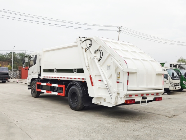 HDW5181ZYSD6型壓縮式垃圾車（東風(fēng)天錦）12~14m3