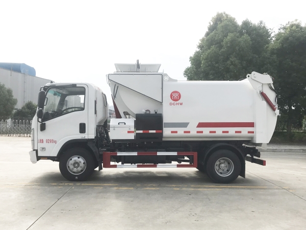 HDW5080TCAQL6餐廚垃圾車（五十鈴KV100）6m3
